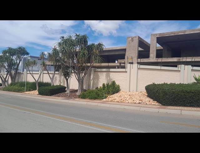 LAND FOR SALE IN WOODHILL ESTATE